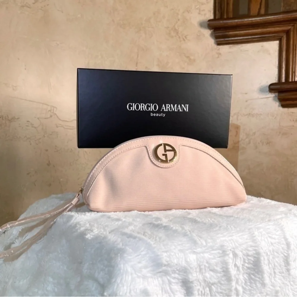 GIORGIO ARMANI makeup case. Pink.